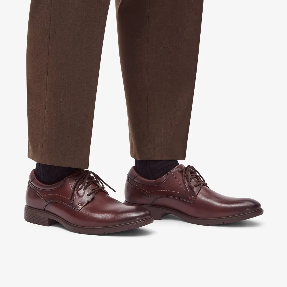 Clarks Herren-Oxfordschuhe aus schlichtem, dunkelbraunem Leder, Modell Eldredge online