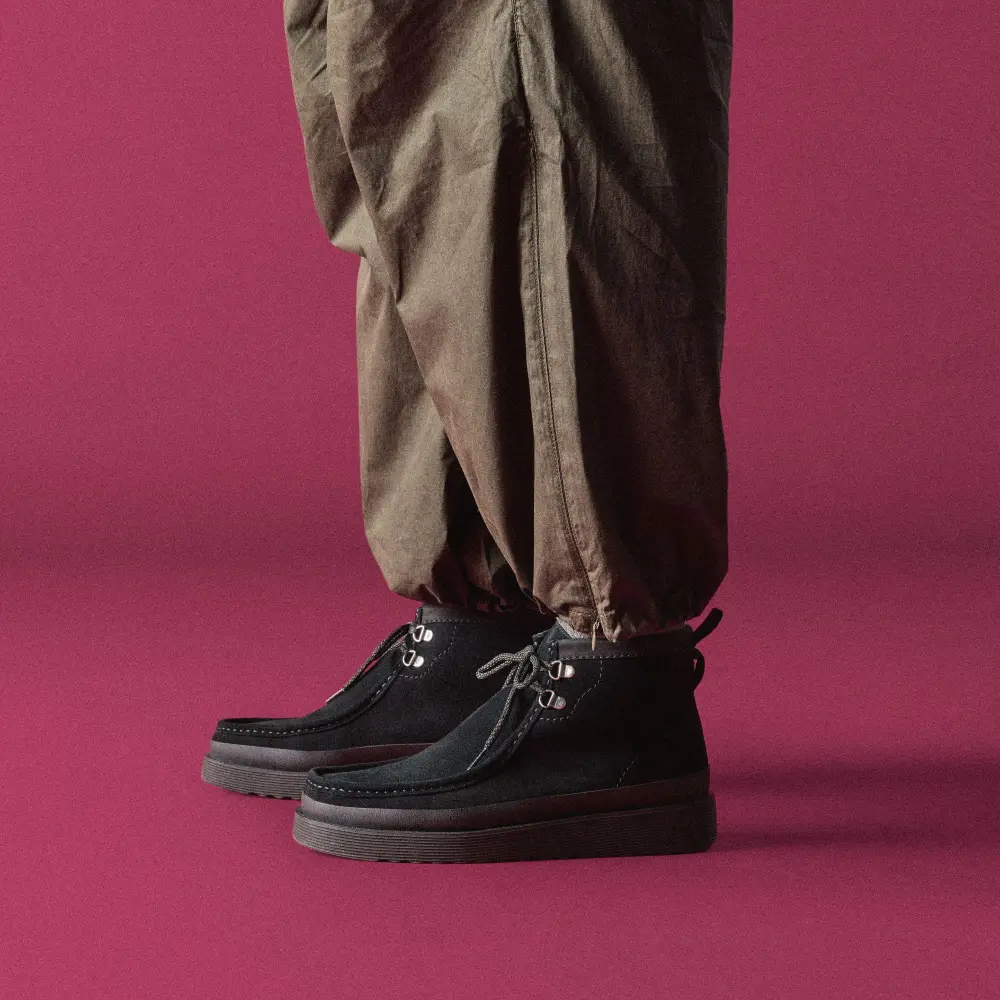 Wallabee FTR2 Hi Herrenschuhe aus schwarzem Wildleder online