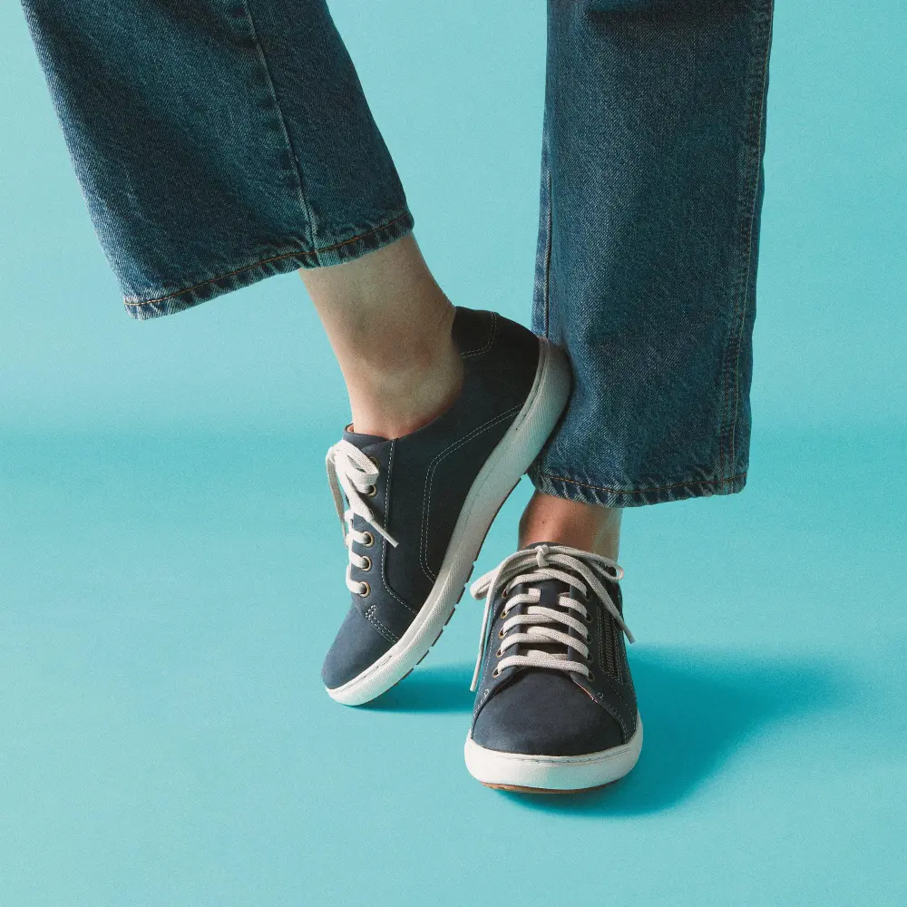 Damen-Sneaker Nalle Lace aus marineblauem Nubukleder online